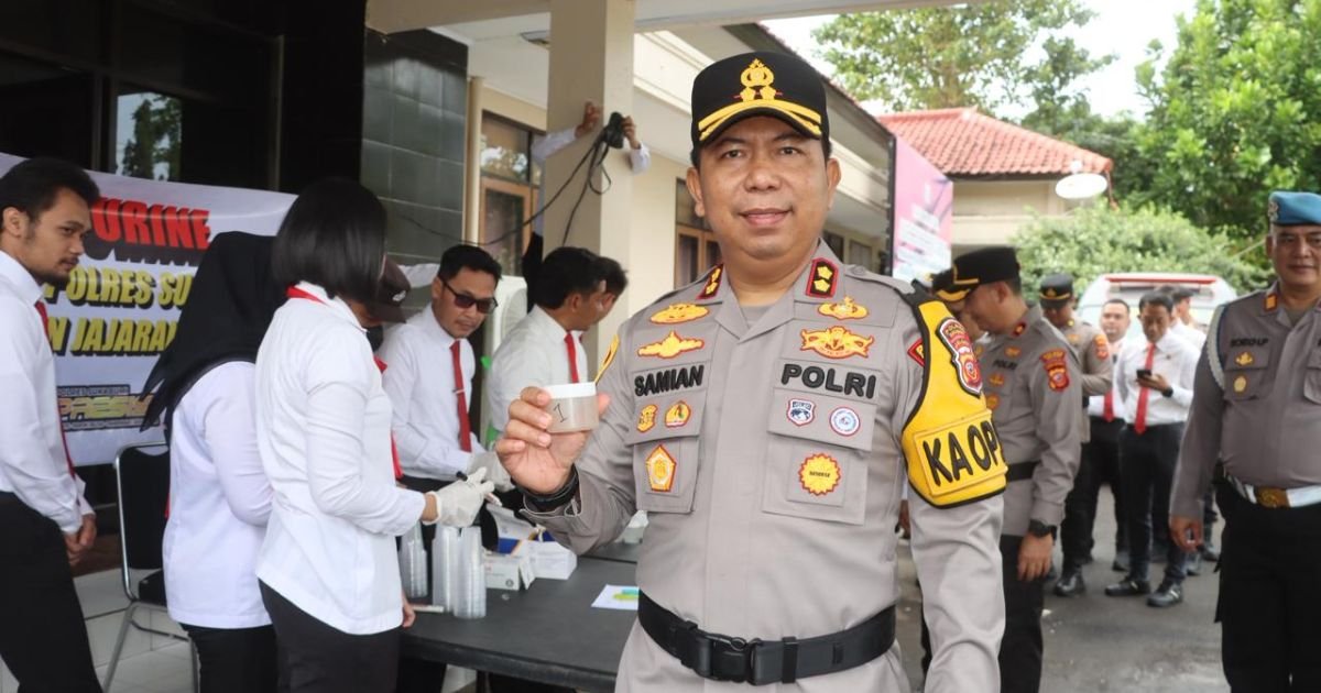 Tes Urine Warnai Apel Pagi