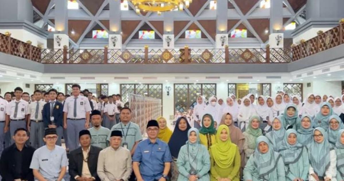 Sekda Kabupaten Bogor Apresiasi Smartren Ekologi Takzim SMAN 2 Cibinong
