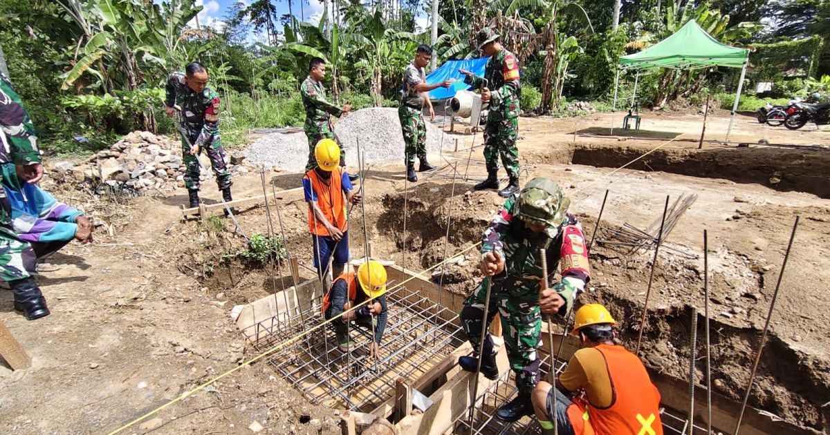 Akses Warga Jadi Prioritas, Danramil 421-02/GDT Genjot Pembangunan Jembatan Garuda Sukaraja
