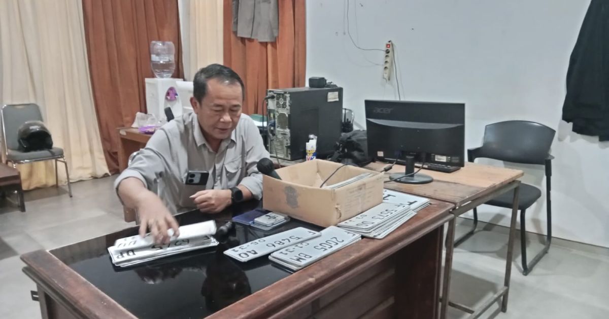 Pelayanan TNKB Samsat Kota Bogor Dapat Apresiasi, AIPTU Ari Kurniawan Dinilai Ramah dan Cepat Melayani Masyarakat
