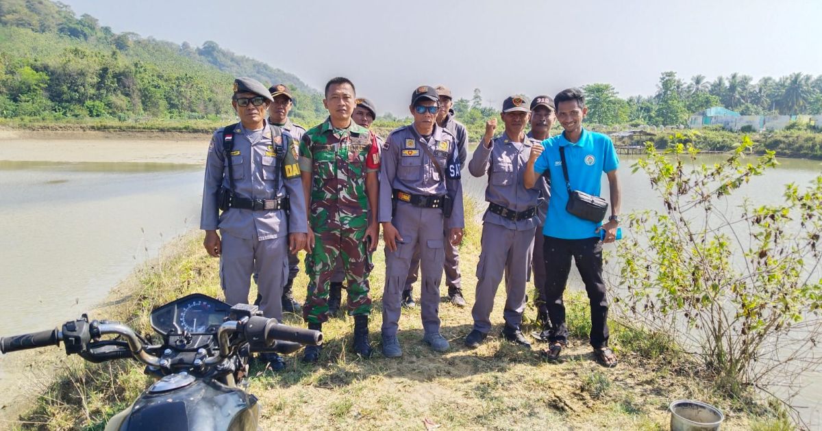 Babinsa Koramil 2215/Ciemas Bersama Satlinmas Laksanakan Patroli Wilayah untuk Jaga Kamtibmas