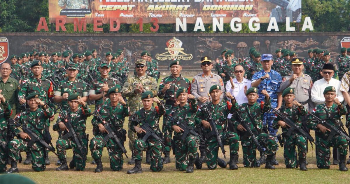 Bupati Sukabumi Sampaikan Kebanggaan Atas Keikutsertaan Yon Armed 13 Nanggala Dalam Satgas Pamtas RI-Malaysia