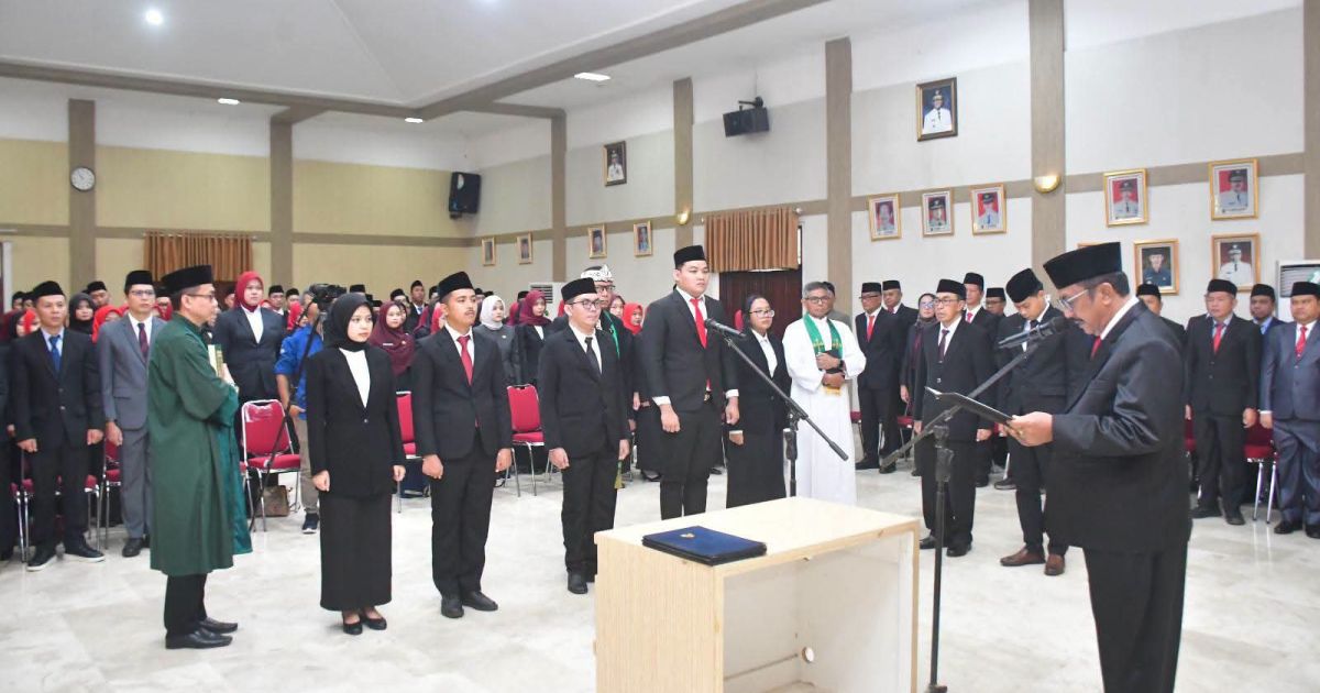 Pengukuhan Sekda, Bupati Tegaskan Kebijakan Kepegawaian Berdasarkan Sistem Merit, Kompetensi Dan Kinerja