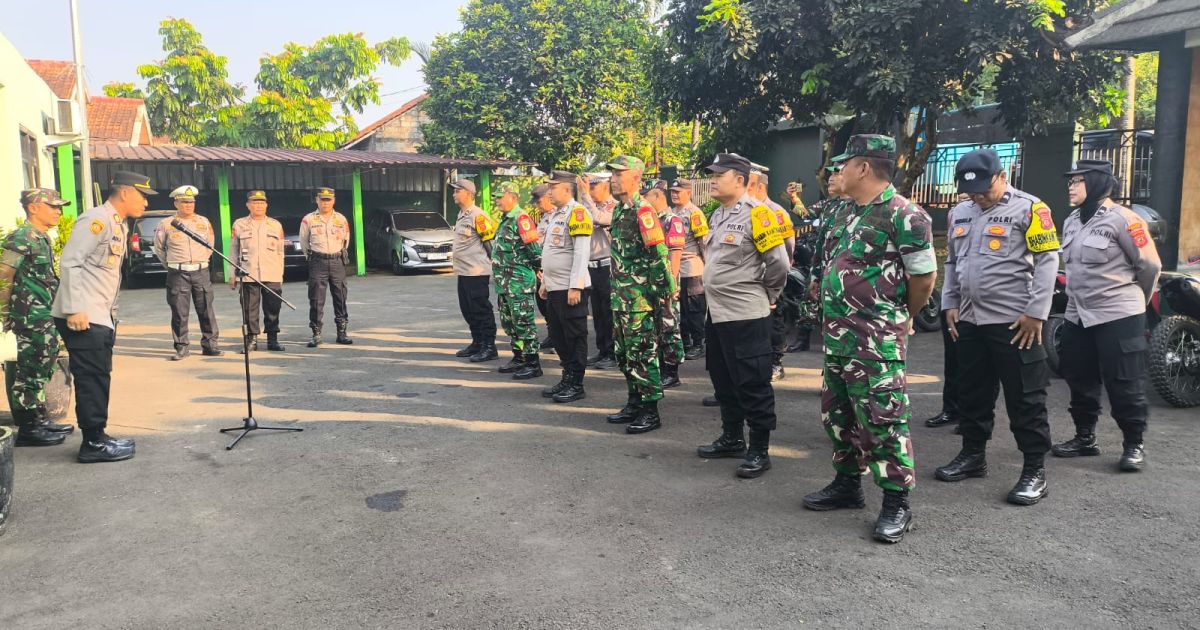 Gelar Apel Bersama, Kapolsek Sukaraja AKP Ade Rahmat Perkuat Sinergitas TNI-Polri